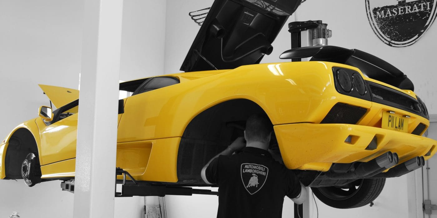 Independent Lamborghini Service Centre UK | The Supercar Rooms