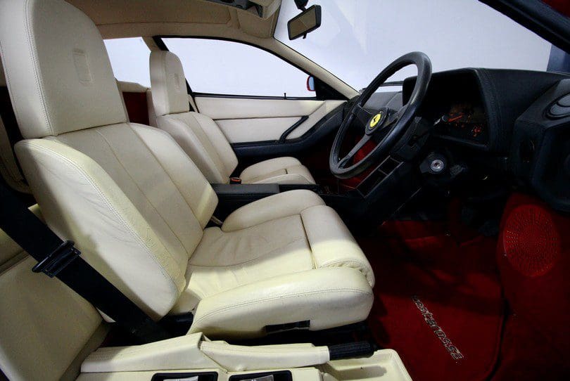Ferrari Testarossa The Supercar Rooms (10)