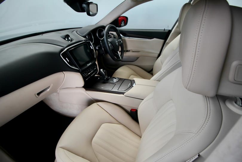 Maserati Ghibli The Supercar Rooms (12)