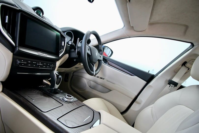 Maserati Ghibli The Supercar Rooms (31)