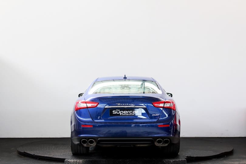 Maserati Ghibli The Supercar Rooms (4)