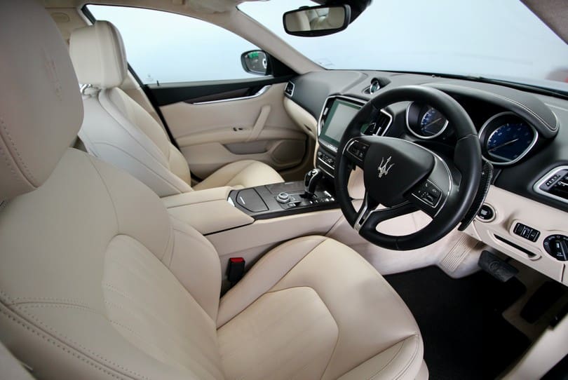 Maserati Ghibli The Supercar Rooms (9)