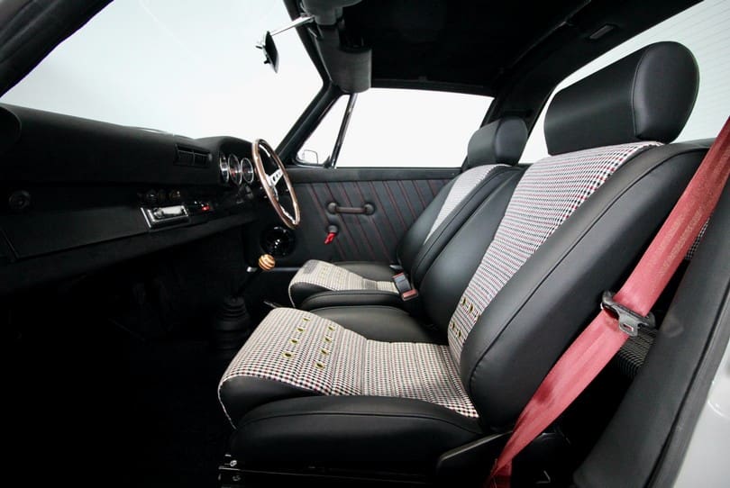 Porsche 911 Targa Restomod The Supercar Rooms (11)