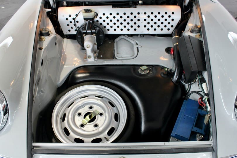 Porsche 911 Targa Restomod The Supercar Rooms (32)