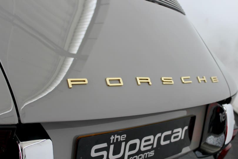 Porsche 911 Targa Restomod The Supercar Rooms (72)