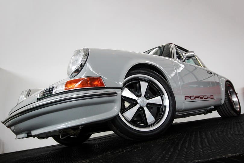 Porsche 911 Targa Restomod The Supercar Rooms (79)