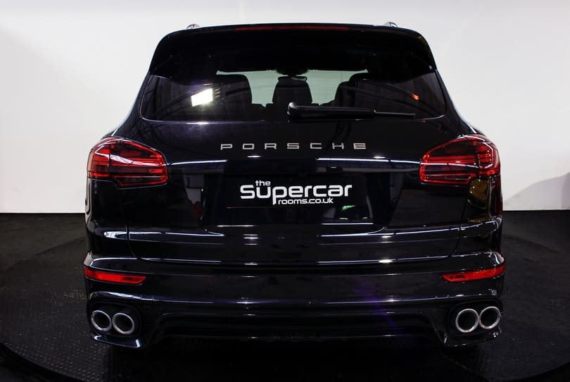 Porsche Cayenne S 4.2 Diesel The Supercar Rooms (10)