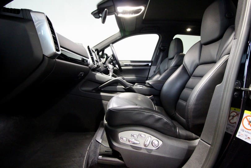 Porsche Cayenne S 4.2 Diesel The Supercar Rooms (16)