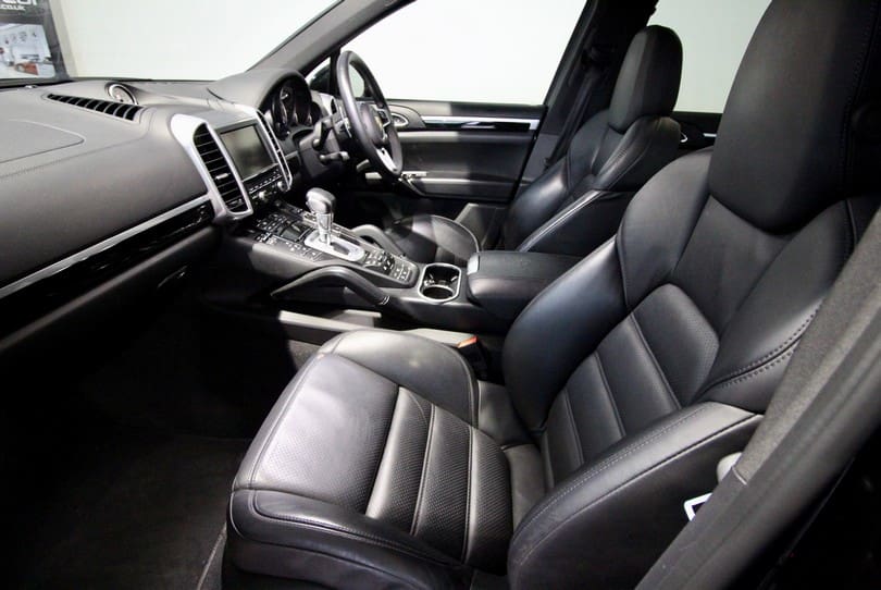 Porsche Cayenne S 4.2 Diesel The Supercar Rooms (17)