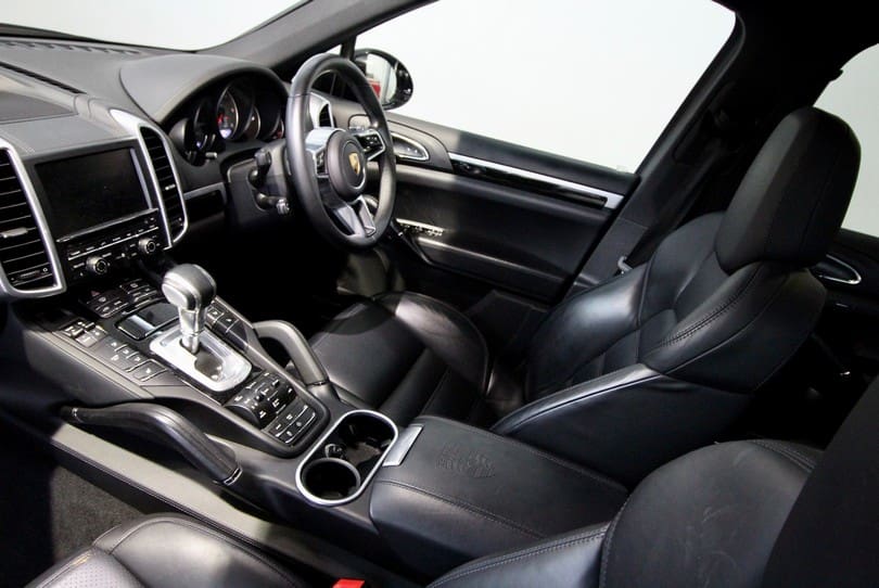 Porsche Cayenne S 4.2 Diesel The Supercar Rooms (23)