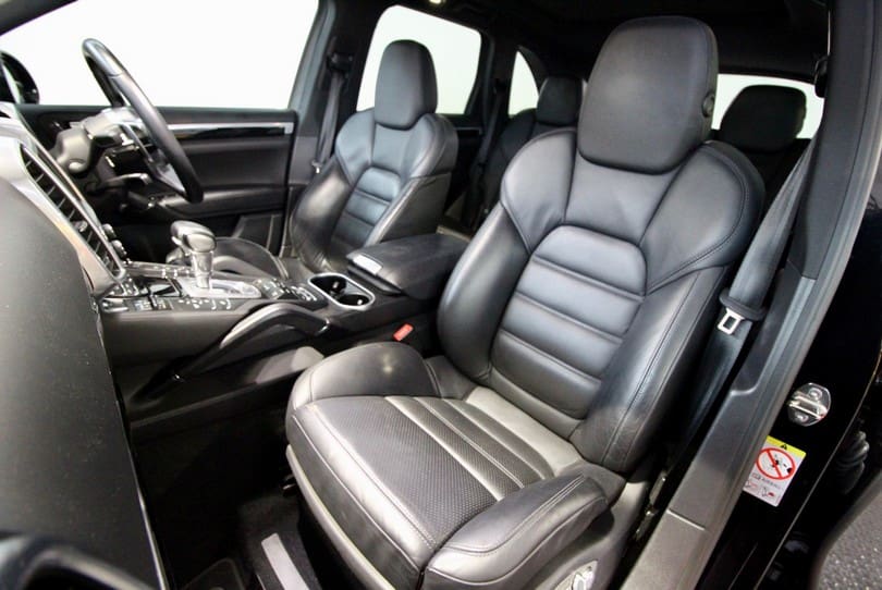 Porsche Cayenne S 4.2 Diesel The Supercar Rooms (24)