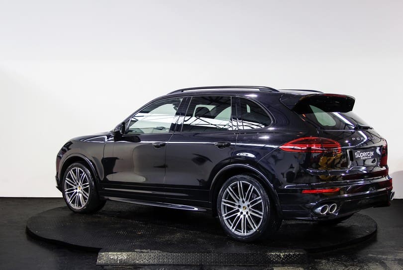 Porsche Cayenne S 4.2 Diesel The Supercar Rooms (5)
