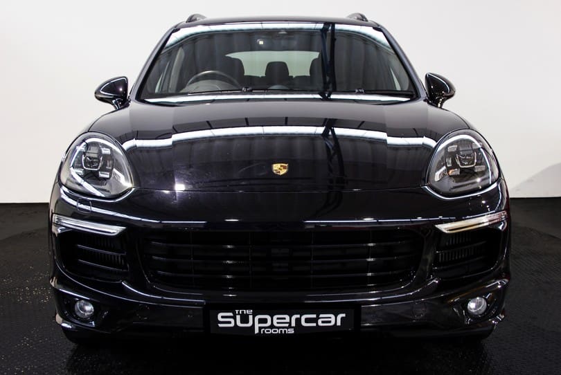 Porsche Cayenne S 4.2 Diesel The Supercar Rooms (9)