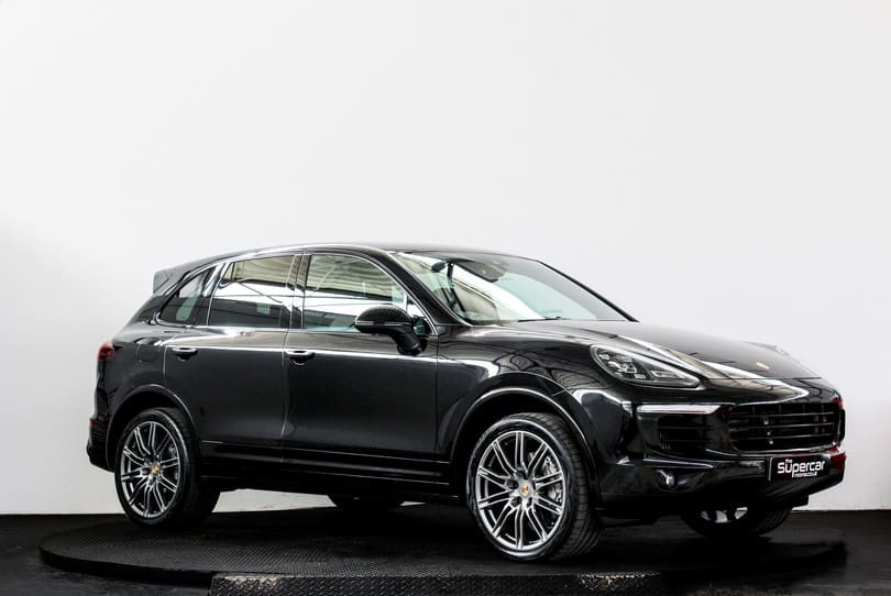 Porsche Cayenne V8s The Supercar Rooms (1)