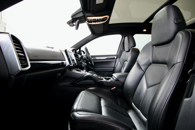 Porsche Cayenne V8s The Supercar Rooms (11)