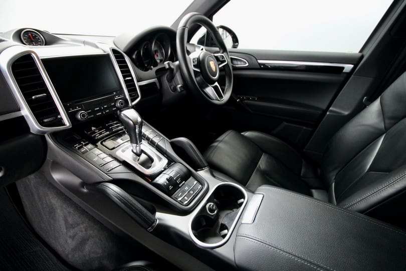 Porsche Cayenne V8s The Supercar Rooms (26)