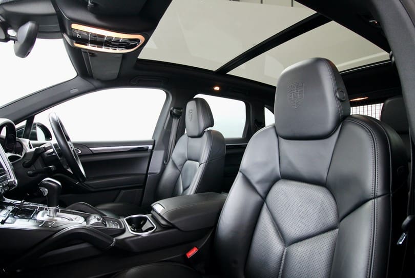 Porsche Cayenne V8s The Supercar Rooms (28)