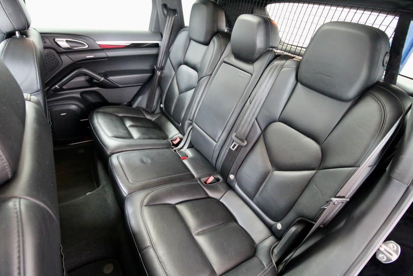 Porsche Cayenne V8s The Supercar Rooms (30)