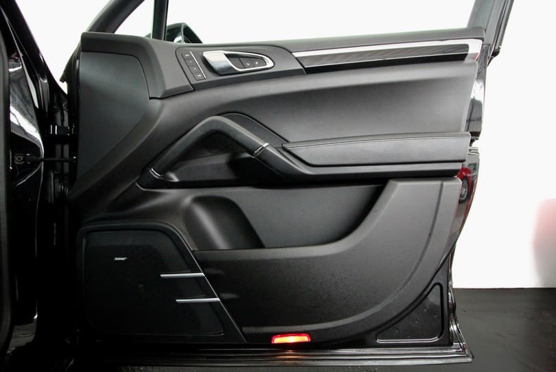 Porsche Cayenne V8s The Supercar Rooms (31)