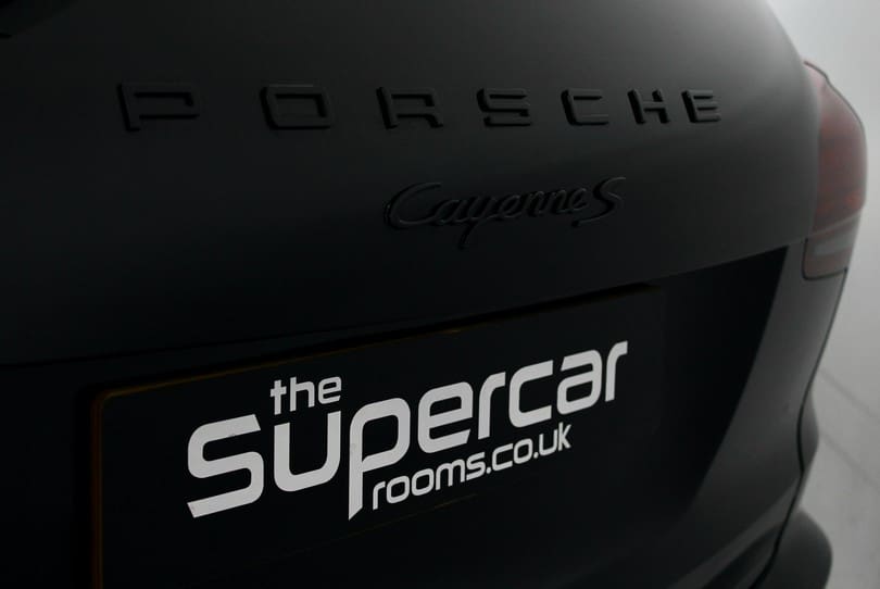 Porsche Cayenne V8s The Supercar Rooms (45)