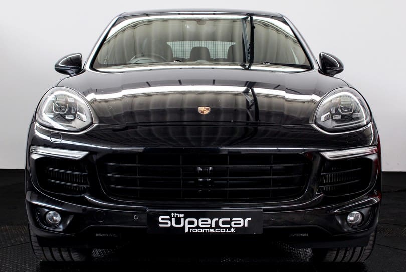 Porsche Cayenne V8s The Supercar Rooms (47)