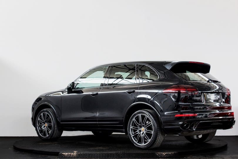 Porsche Cayenne V8s The Supercar Rooms (5)