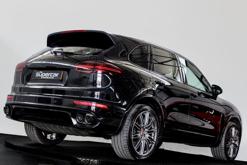 Porsche Cayenne V8s The Supercar Rooms (50)