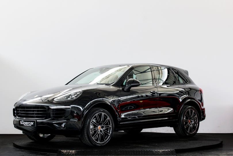 Porsche Cayenne V8s The Supercar Rooms (7)