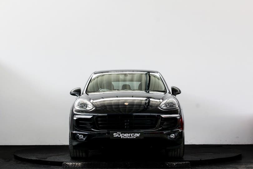 Porsche Cayenne V8s The Supercar Rooms (8)