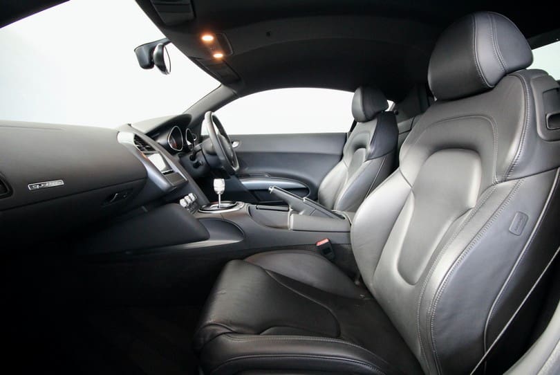 Audi R8 The Supercar Rooms (11)