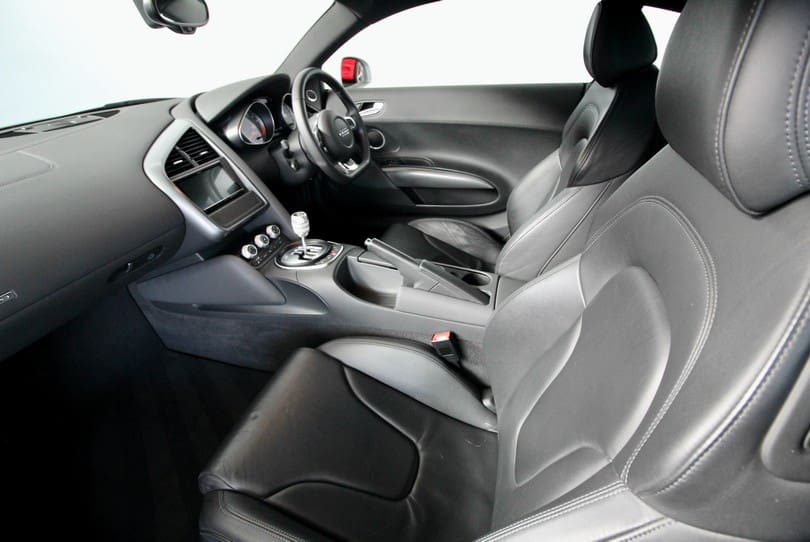 Audi R8 The Supercar Rooms (12)