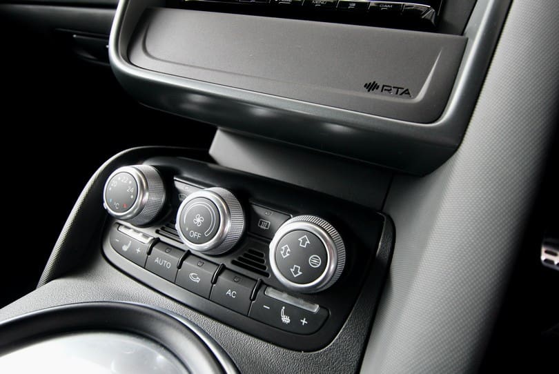 Audi R8 The Supercar Rooms (15)