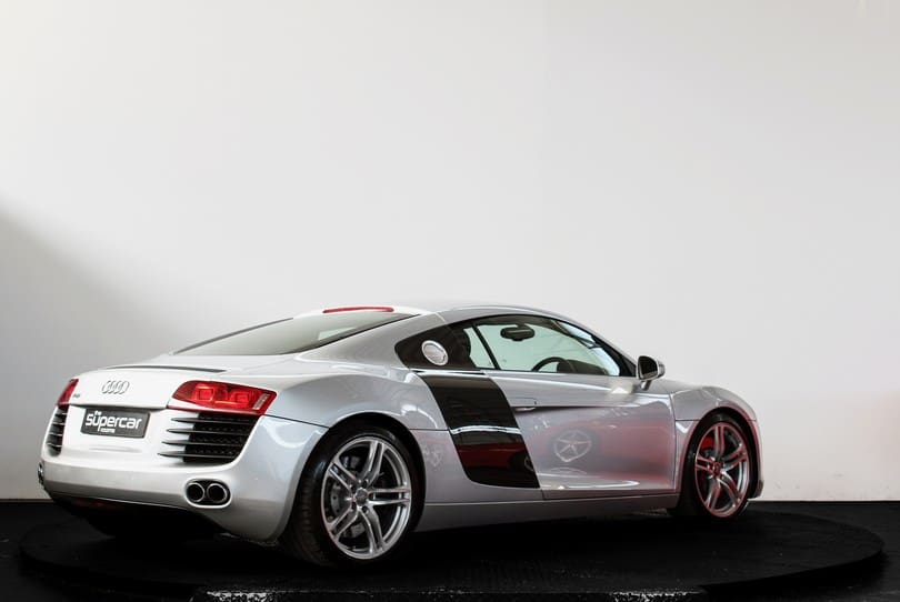 Audi R8 The Supercar Rooms (3)
