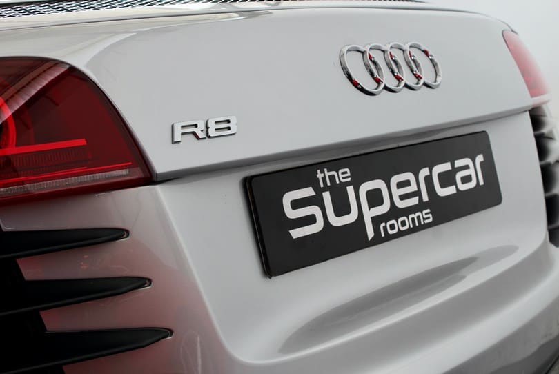 Audi R8 The Supercar Rooms (48)