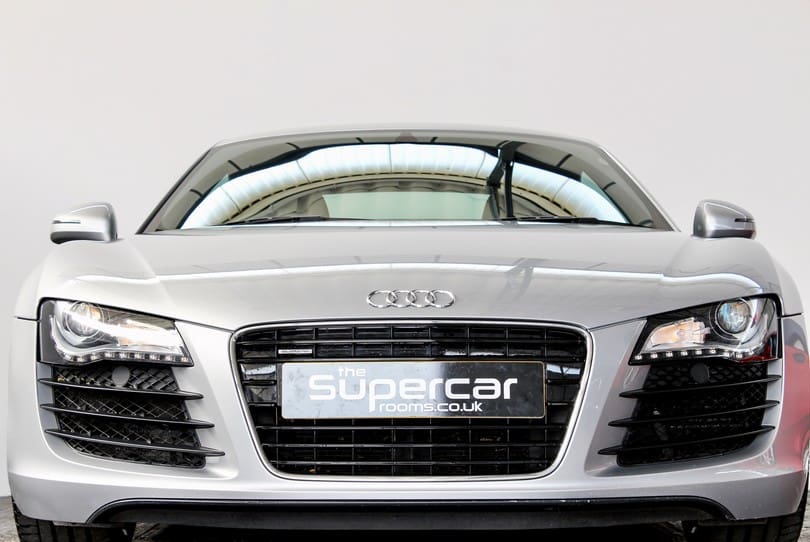 Audi R8 The Supercar Rooms (49)