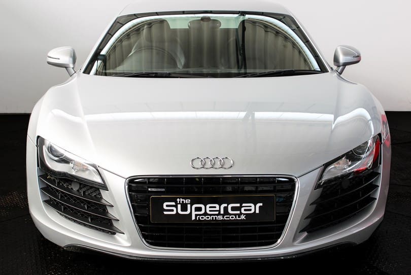 Audi R8 The Supercar Rooms (50)