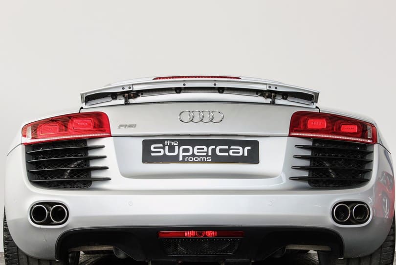 Audi R8 The Supercar Rooms (51)