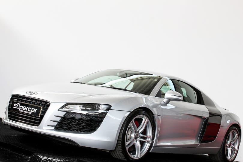 Audi R8 The Supercar Rooms (53)