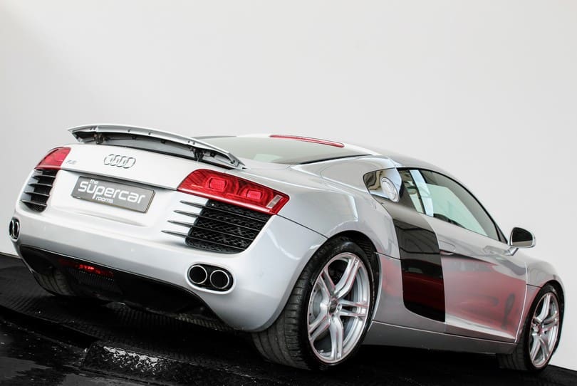 Audi R8 The Supercar Rooms (54)