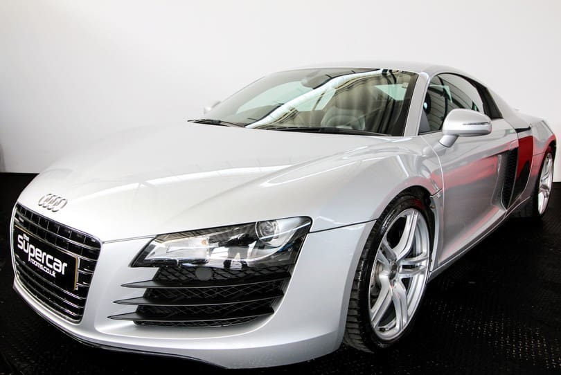 Audi R8 The Supercar Rooms (55)