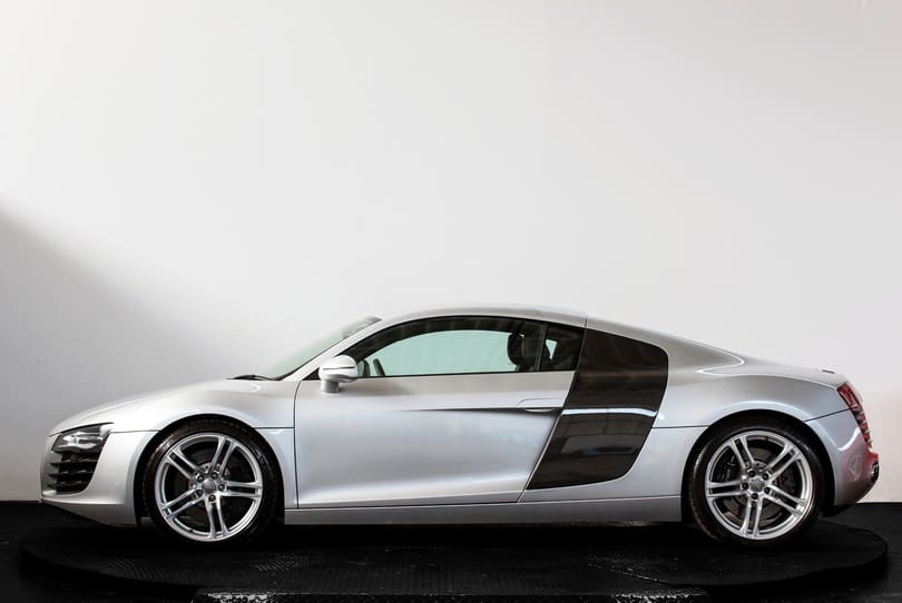 Audi R8 The Supercar Rooms (6)