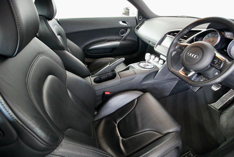 Audi R8 The Supercar Rooms (9)