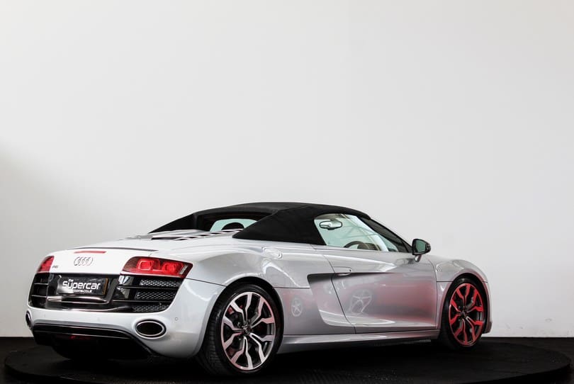 Audi R8 V10 Spyder The Supercar Rooms (11)