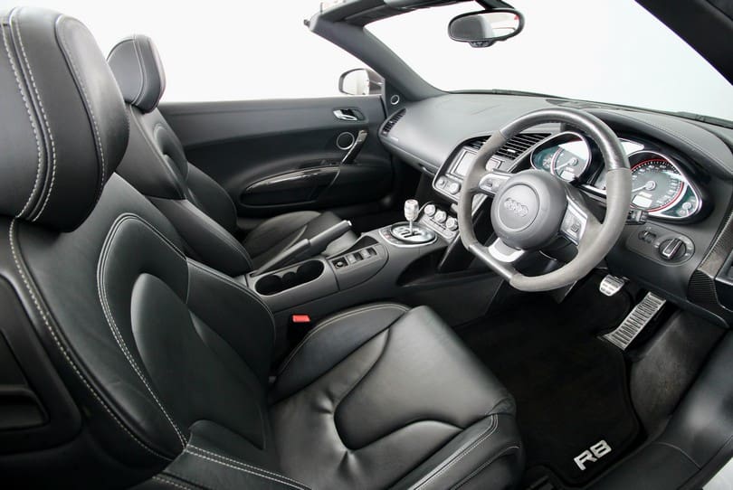 Audi R8 V10 Spyder The Supercar Rooms (12)