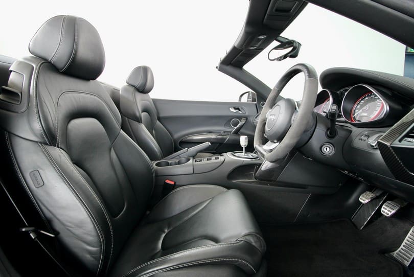 Audi R8 V10 Spyder The Supercar Rooms (13)