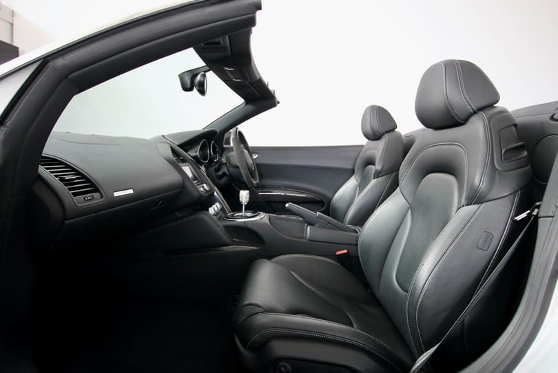 Audi R8 V10 Spyder The Supercar Rooms (14)