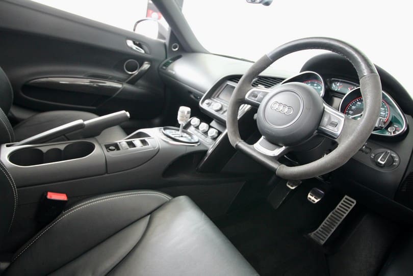 Audi R8 V10 Spyder The Supercar Rooms (27)