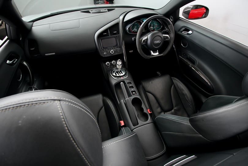 Audi R8 V10 Spyder The Supercar Rooms (37)