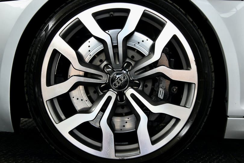 Audi R8 V10 Spyder The Supercar Rooms (42)