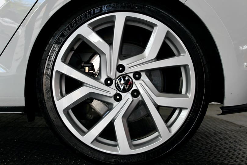 Vw Golf R 7.5 The Supercar Rooms (34)